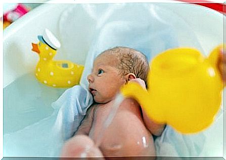 6 tips for your newborn's first bath