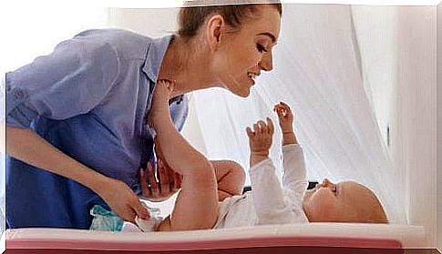 Changing diapers: how can you calm a baby?