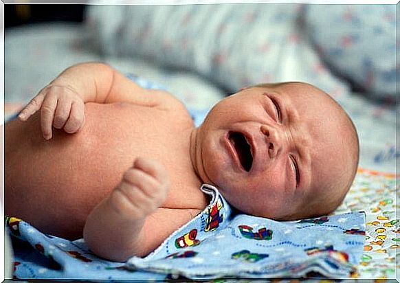 Moro reflex: crying baby