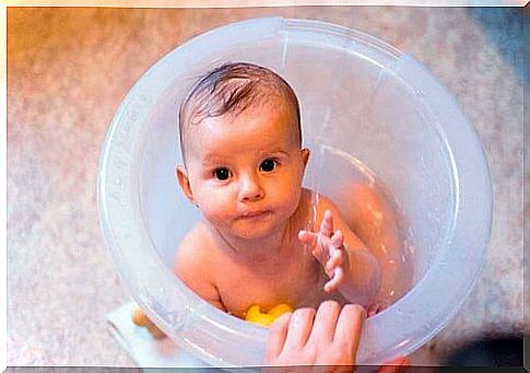 baby in the bath