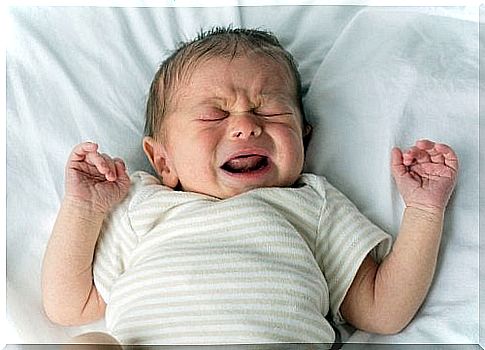 Advice for mothers of babies who cry in their sleep